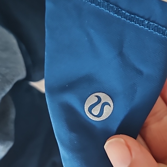 Lululemon Cropped Leggings size 4 - Picture 6 of 8